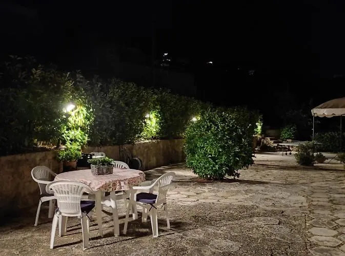 בית נופש Bouganvilla צ'פאלו