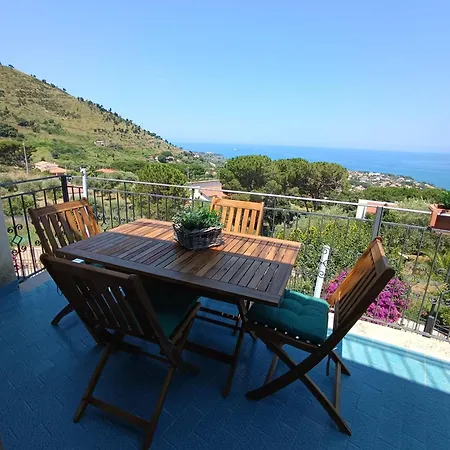 Vakantiehuis Bouganvilla Cefalù