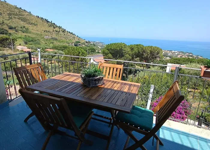 Vakantiehuis Bouganvilla Cefalù